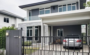 Casa en venta de 4 habitaciones en Lat Krabang, Bangkok