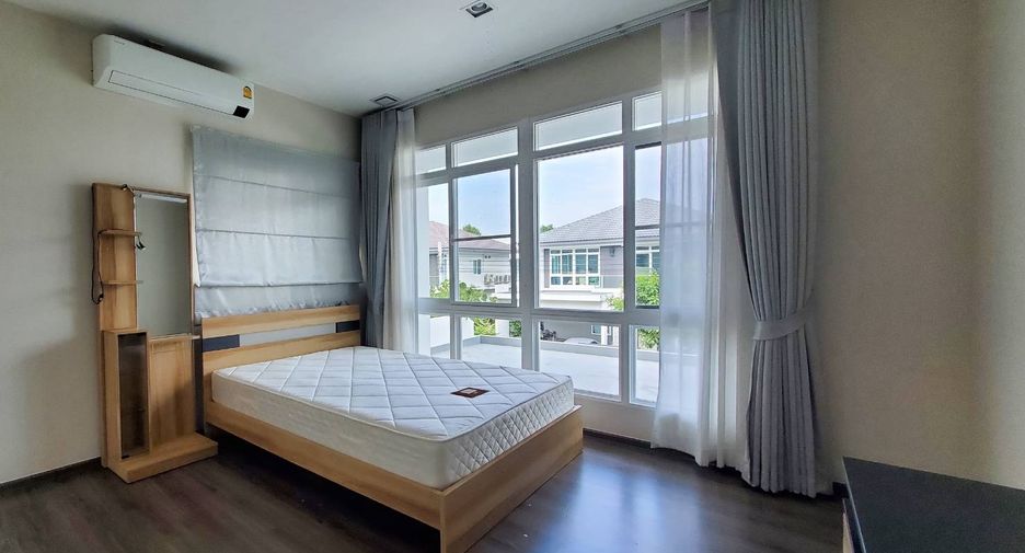 For sale 4 bedrooms house in Lat Krabang, Bangkok