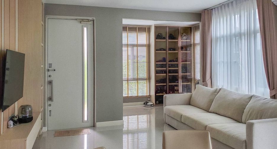 For sale 4 bedrooms house in Lat Krabang, Bangkok