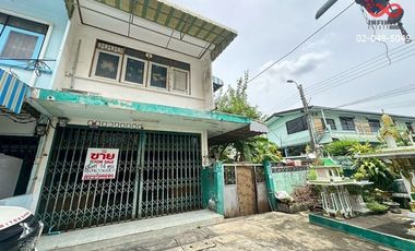 À vendre 2 chambres maison de ville à Bangkok Noi, Bangkok