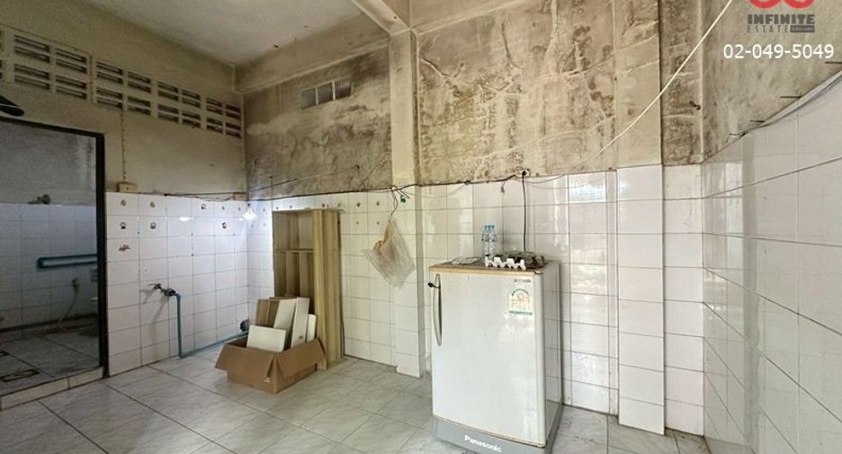 For sale 2 bedrooms townhouse in Bangkok Noi, Bangkok