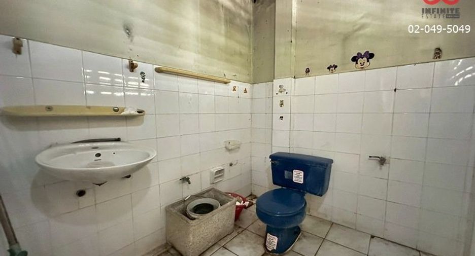For sale 2 bedrooms townhouse in Bangkok Noi, Bangkok