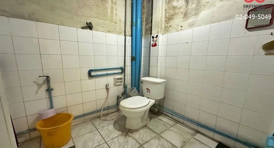 For sale 2 bedrooms townhouse in Bangkok Noi, Bangkok