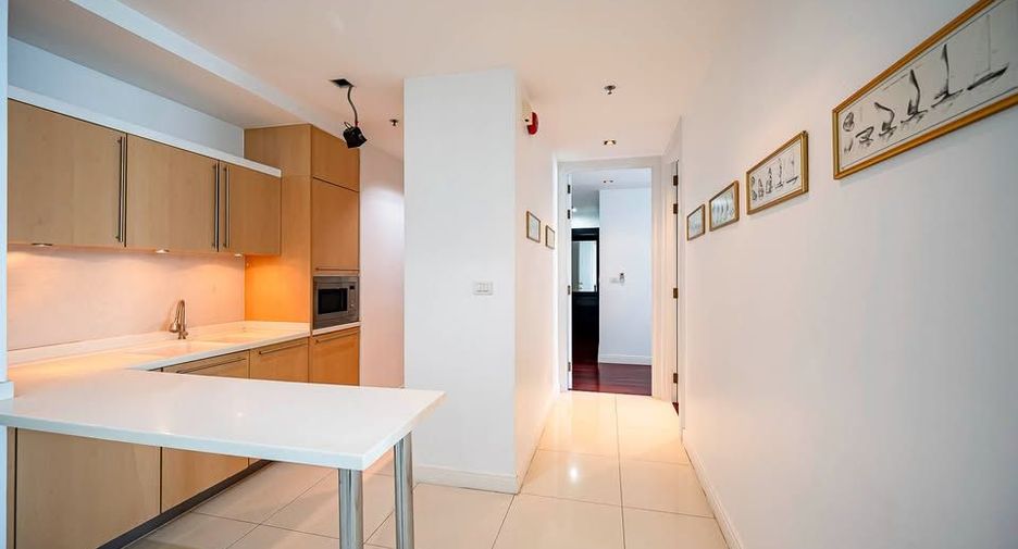 For rent 2 ベッドルーム condo in Pathum Wan, Bangkok