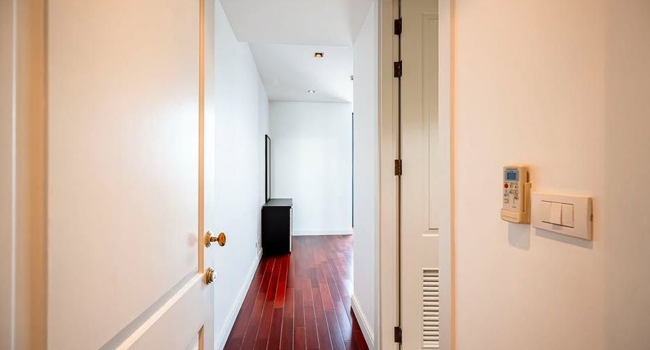 For rent 2 ベッドルーム condo in Pathum Wan, Bangkok