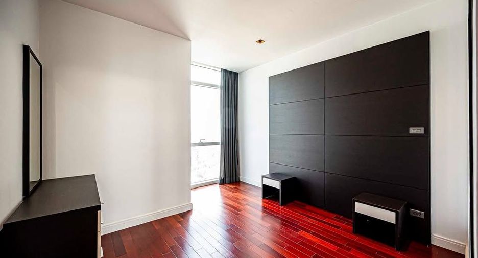 For rent 2 ベッドルーム condo in Pathum Wan, Bangkok
