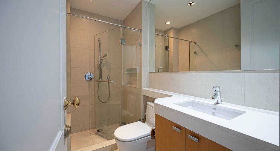 For rent 2 ベッドルーム condo in Pathum Wan, Bangkok