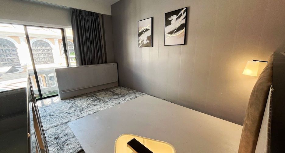 Reihenhaus zur Miete mit 5 Zimmer in Watthana, Bangkok