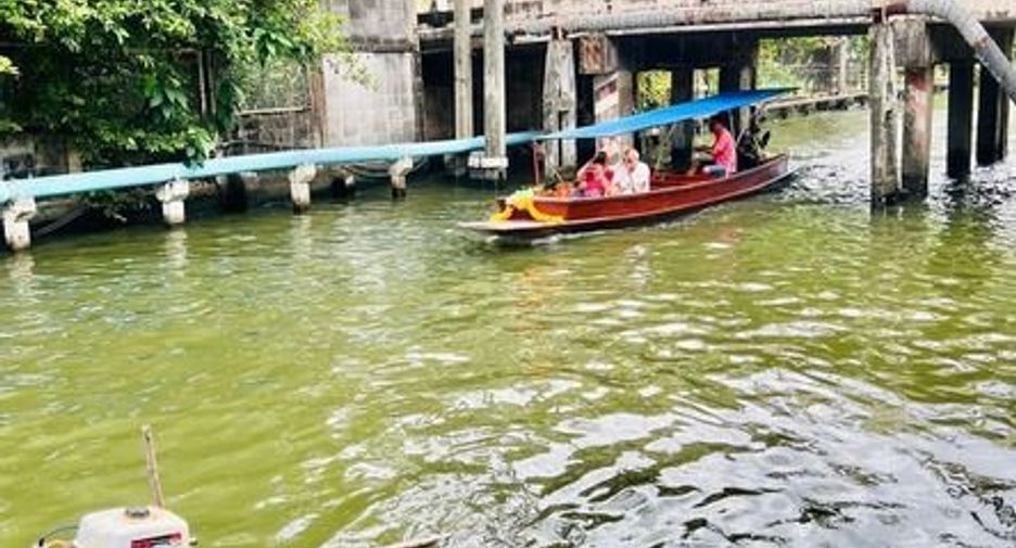 Casa en venta de 4 habitaciones en Phasi Charoen, Bangkok