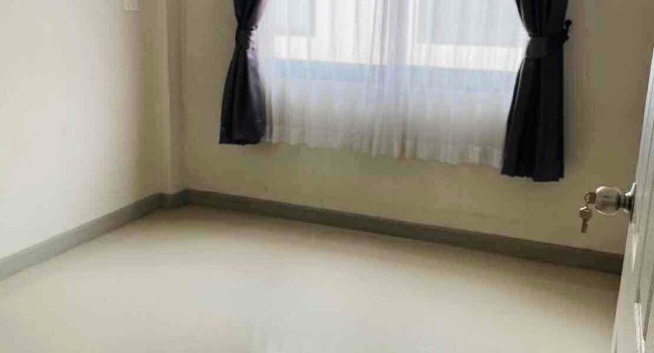 Casa adosada en venta de 3 habitaciones en Thanyaburi, Pathum Thani