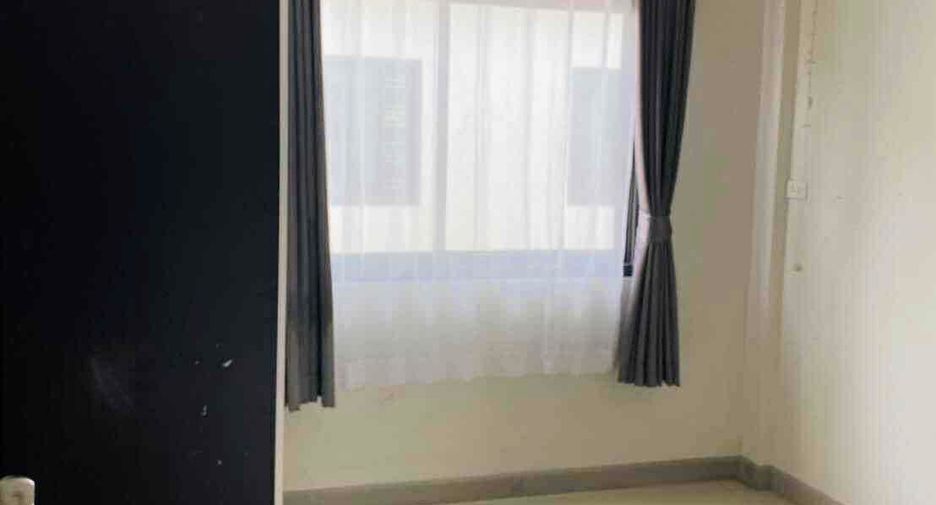 Casa adosada en venta de 3 habitaciones en Thanyaburi, Pathum Thani