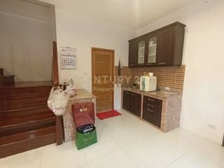 For sale 4 bedrooms townhouse in Huai Khwang, Bangkok