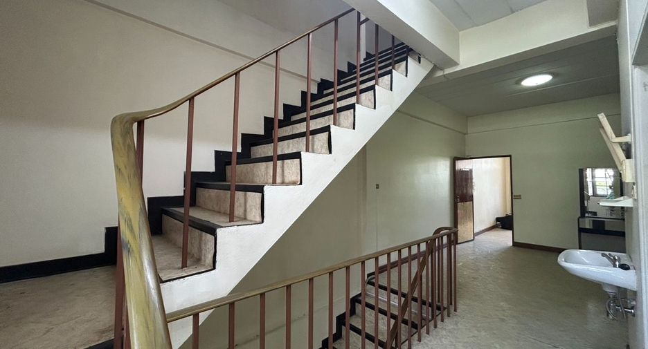 Продажа 2 спальни офис в Mueang Chon Buri, Чонбури