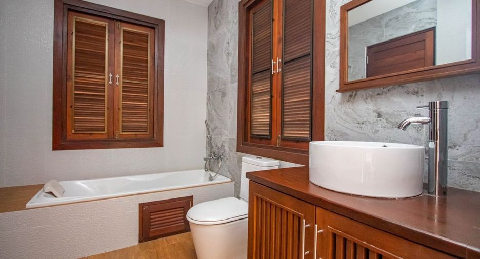 For sale 8 bedrooms house in Hang Dong, Chiang Mai
