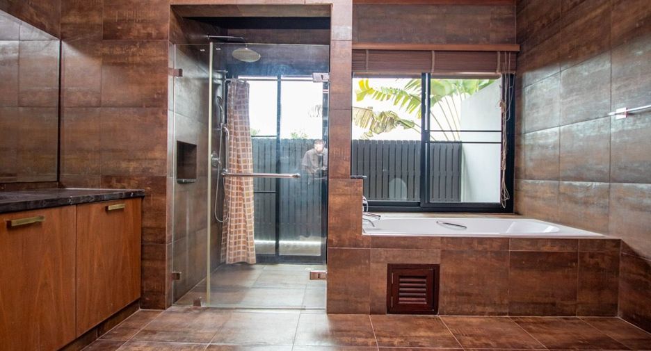 For sale 8 bedrooms house in Hang Dong, Chiang Mai