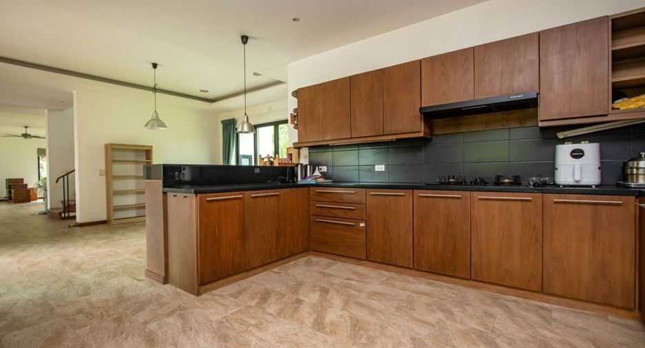 For sale 8 bedrooms house in Hang Dong, Chiang Mai