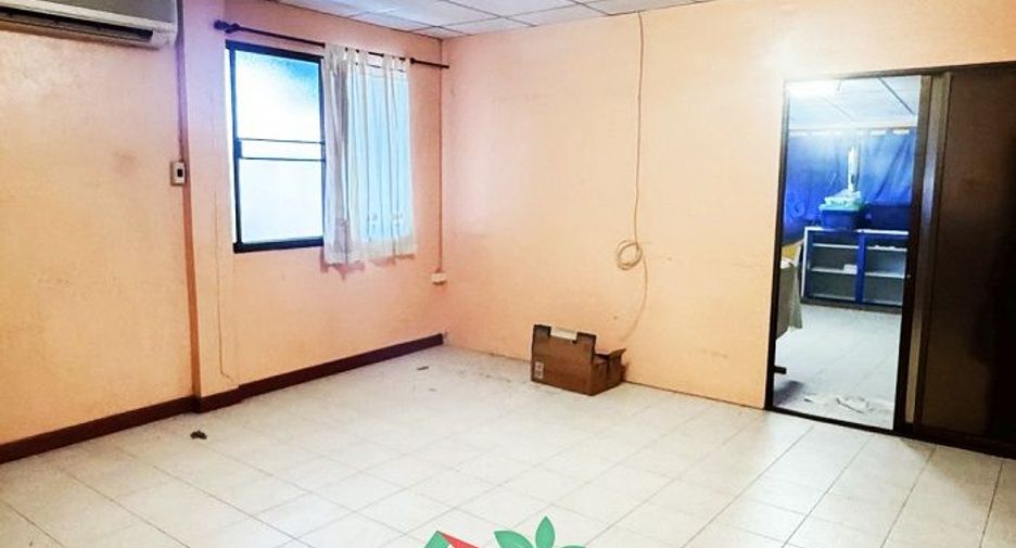 For sale 5 bedrooms townhouse in Phasi Charoen, Bangkok
