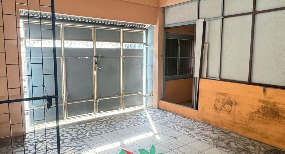 For sale 5 bedrooms townhouse in Phasi Charoen, Bangkok