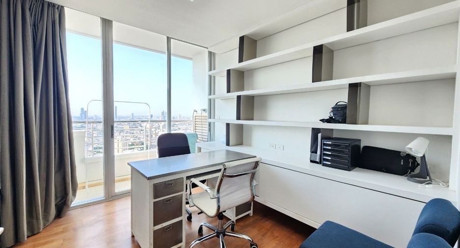 For rent 3 bedrooms condo in Sathon, Bangkok