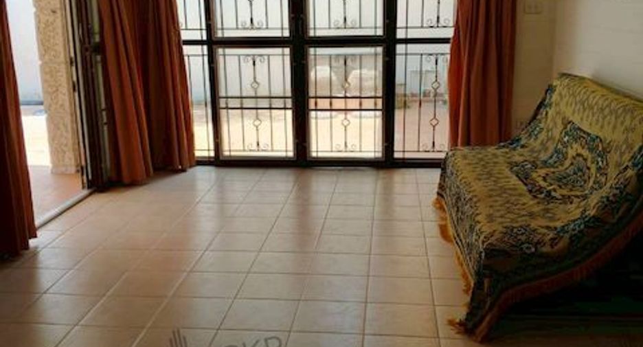 Продажа 3 спальни дом в Si Racha, Чонбури