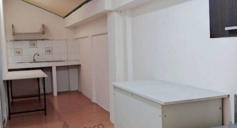 Продажа 3 спальни дом в Si Racha, Чонбури