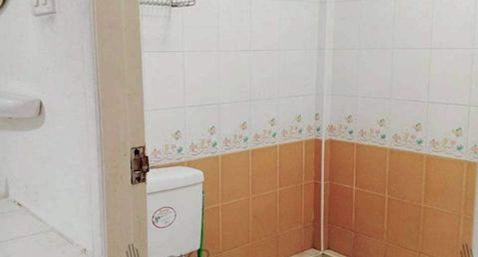 Продажа 3 спальни дом в Si Racha, Чонбури