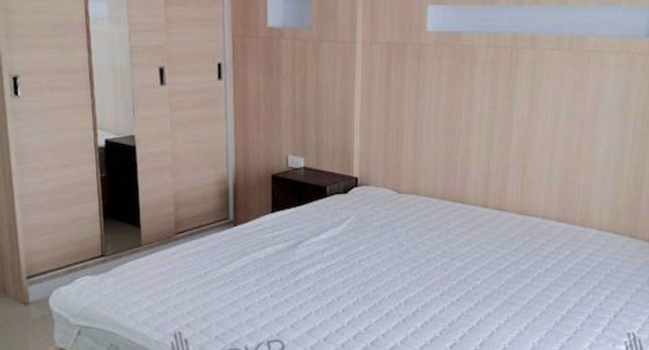 For sale 1 bed condo in Si Racha, Chonburi