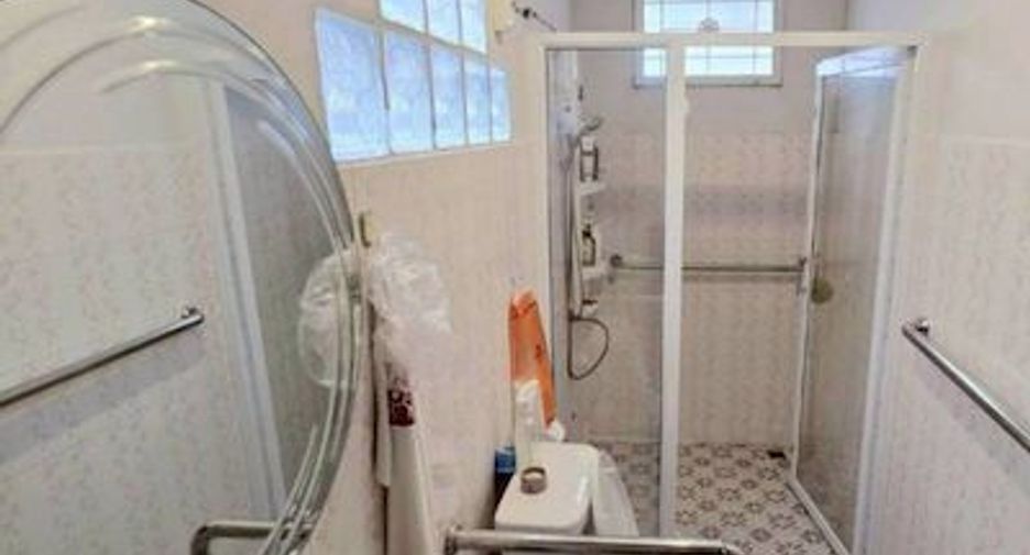 For sale 3 bedrooms house in Mueang Chachoengsao, Chachoengsao