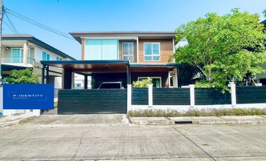 For sale 3 bedrooms house in Khlong Sam Wa, Bangkok