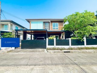 For sale 3 bedrooms house in Khlong Sam Wa, Bangkok