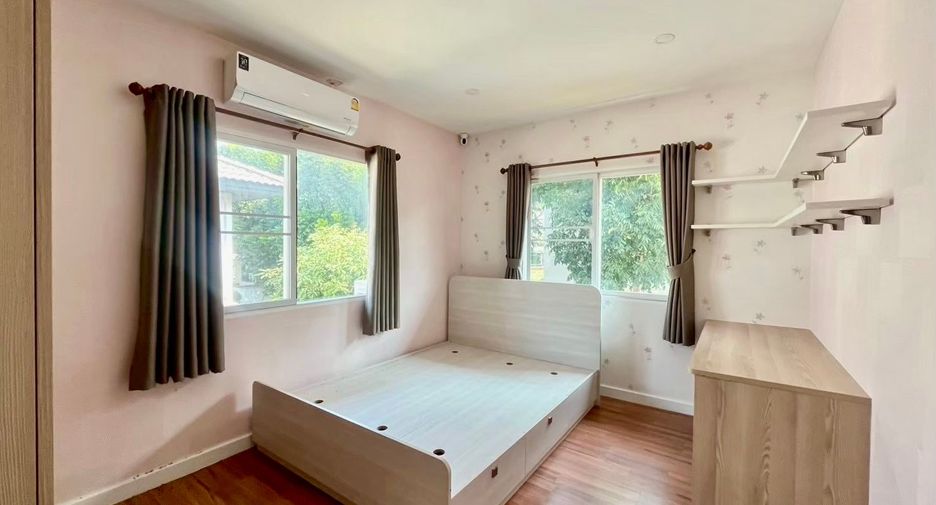 For sale 3 bedrooms house in Khlong Sam Wa, Bangkok