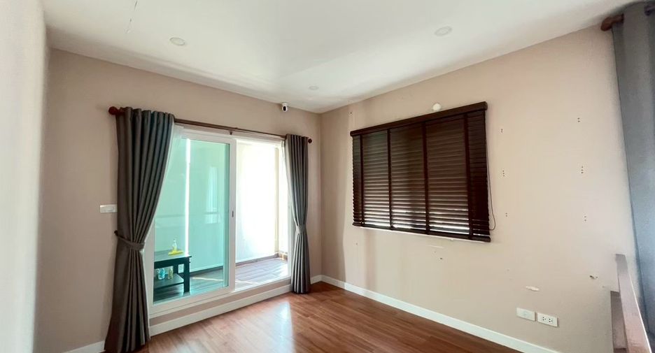 For sale 3 bedrooms house in Khlong Sam Wa, Bangkok
