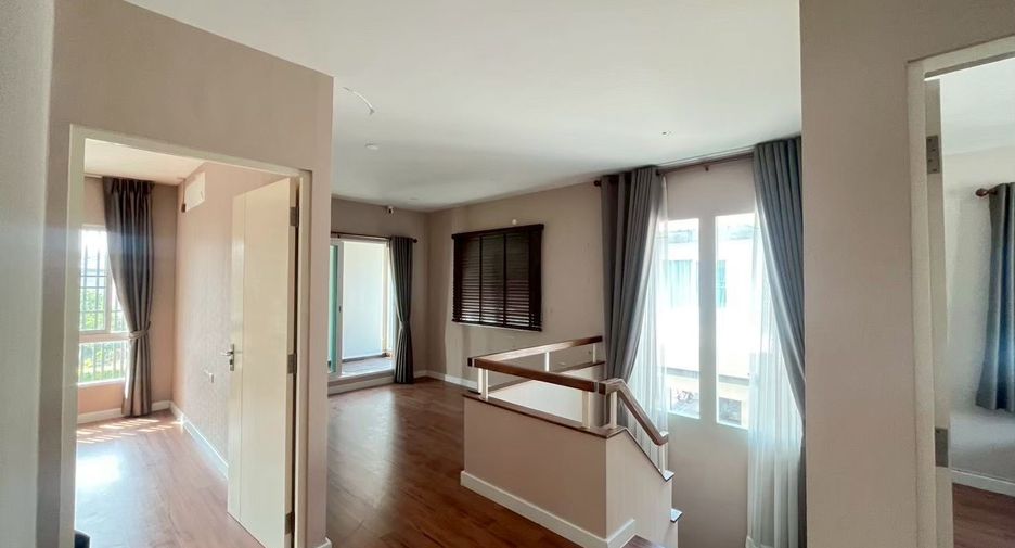 For sale 3 bedrooms house in Khlong Sam Wa, Bangkok