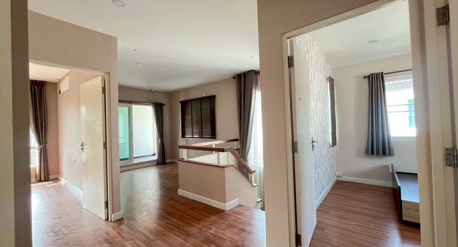 For sale 3 bedrooms house in Khlong Sam Wa, Bangkok
