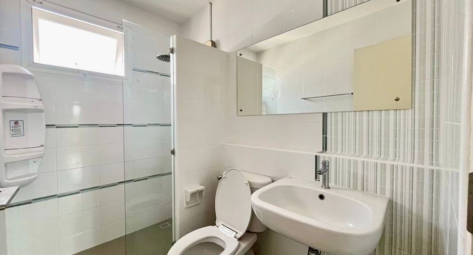 For sale 3 bedrooms house in Khlong Sam Wa, Bangkok