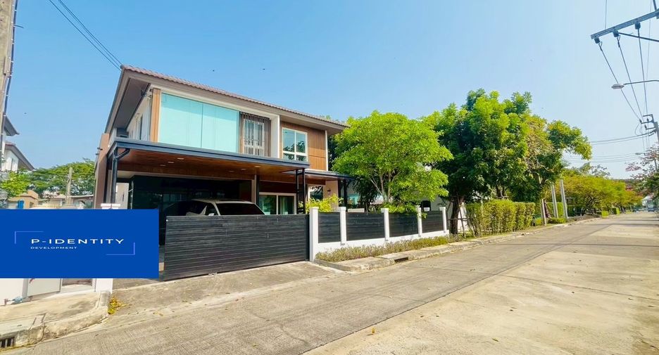 For sale 3 bedrooms house in Khlong Sam Wa, Bangkok