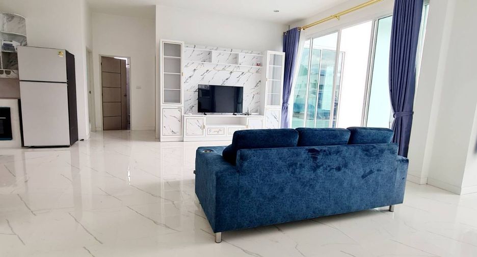 Villa en alquiler de 3 habitaciones en Bang Lamung, Chonburi