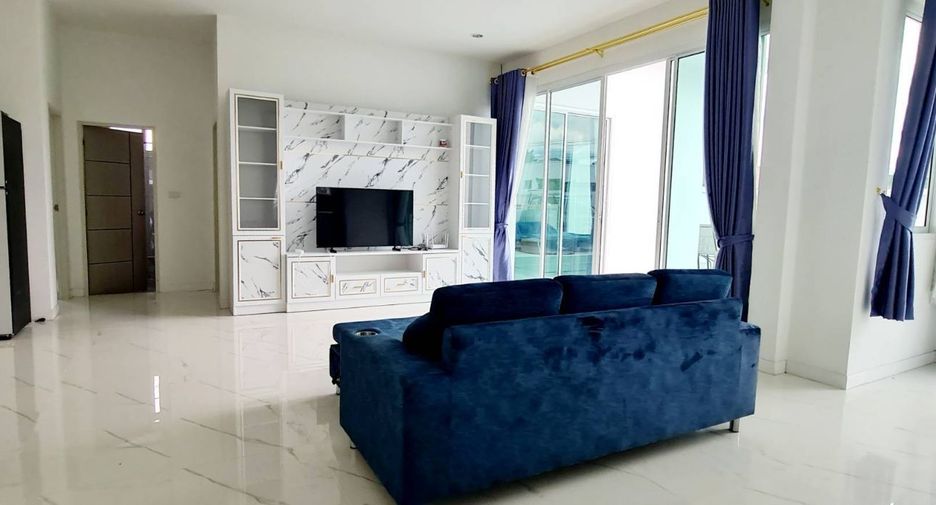 Villa en alquiler de 3 habitaciones en Bang Lamung, Chonburi