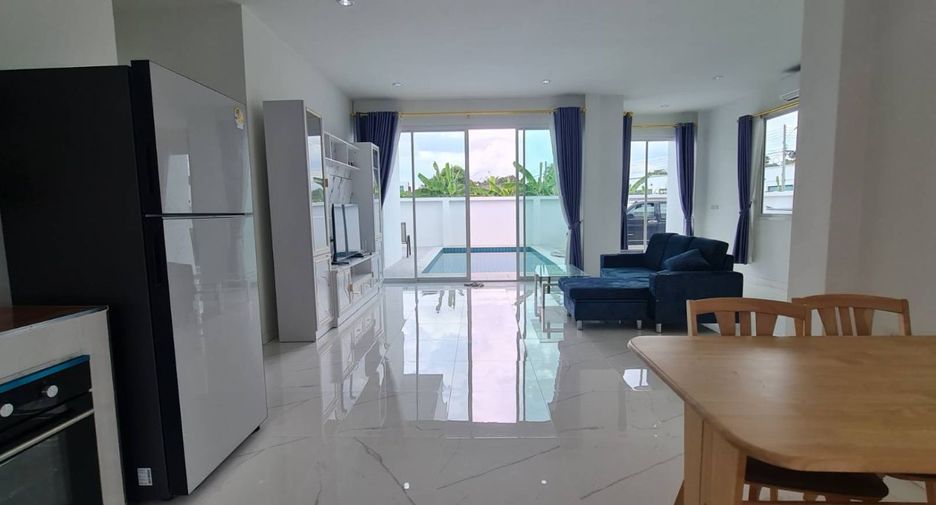 Villa en alquiler de 3 habitaciones en Bang Lamung, Chonburi