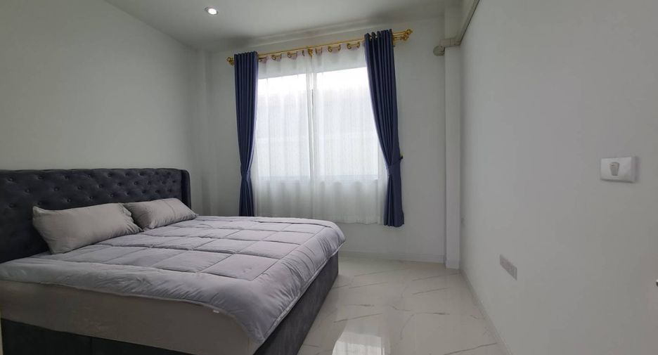 Villa en alquiler de 3 habitaciones en Bang Lamung, Chonburi