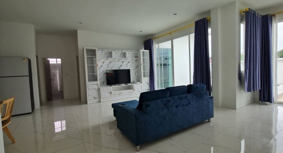 Villa en alquiler de 3 habitaciones en Bang Lamung, Chonburi