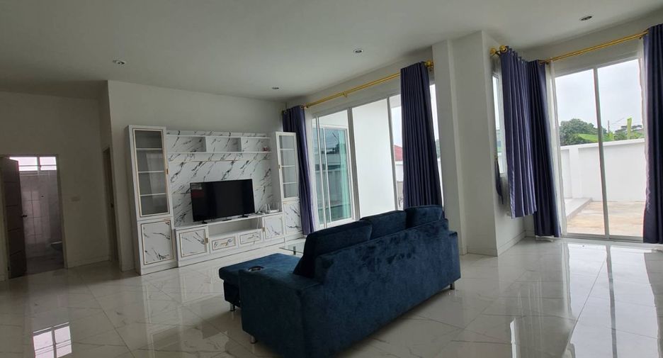 Villa en alquiler de 3 habitaciones en Bang Lamung, Chonburi