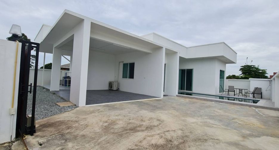 Villa en alquiler de 3 habitaciones en Bang Lamung, Chonburi