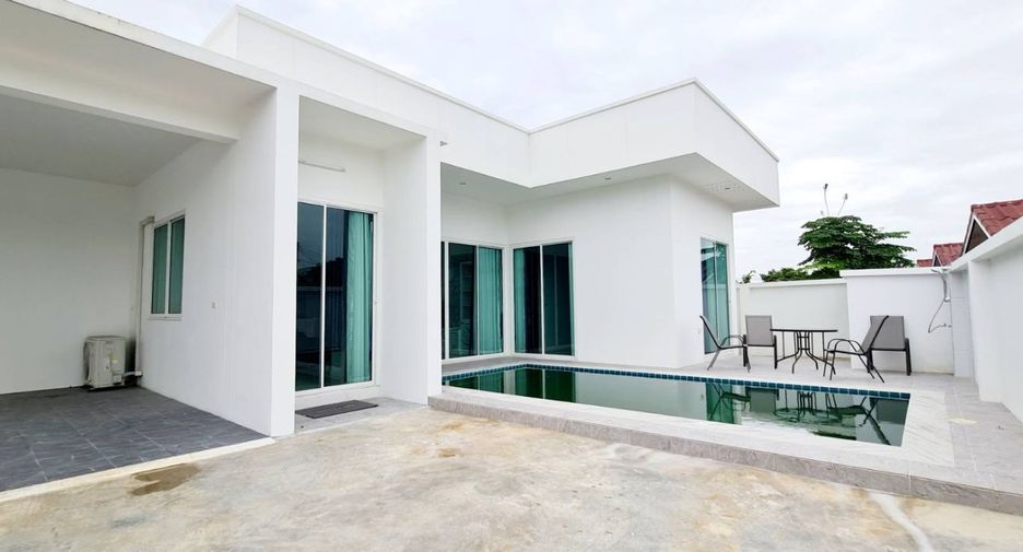 Villa en alquiler de 3 habitaciones en Bang Lamung, Chonburi