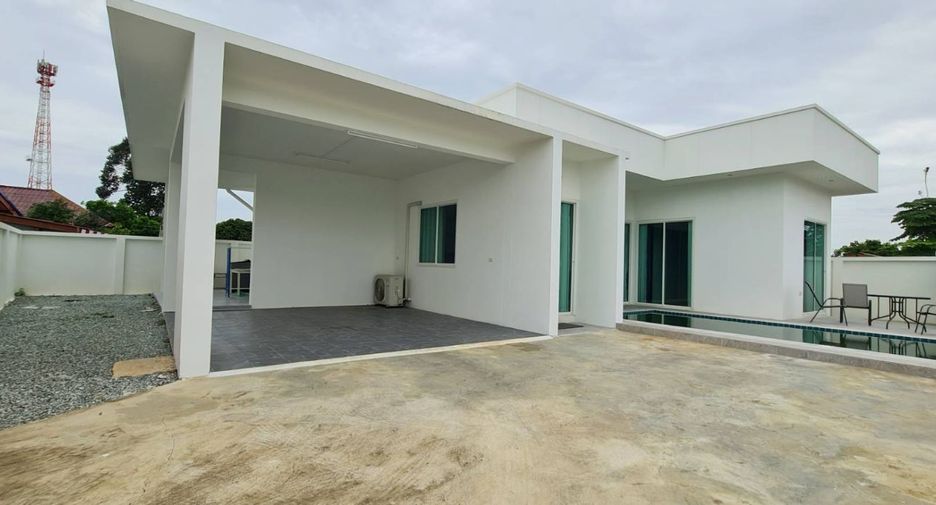 Villa en alquiler de 3 habitaciones en Bang Lamung, Chonburi