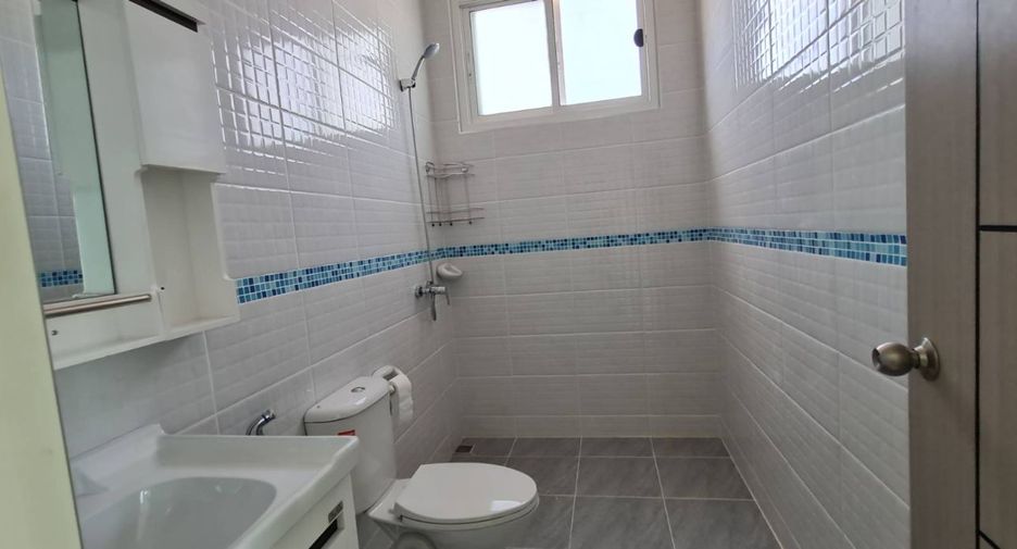 Villa en alquiler de 3 habitaciones en Bang Lamung, Chonburi
