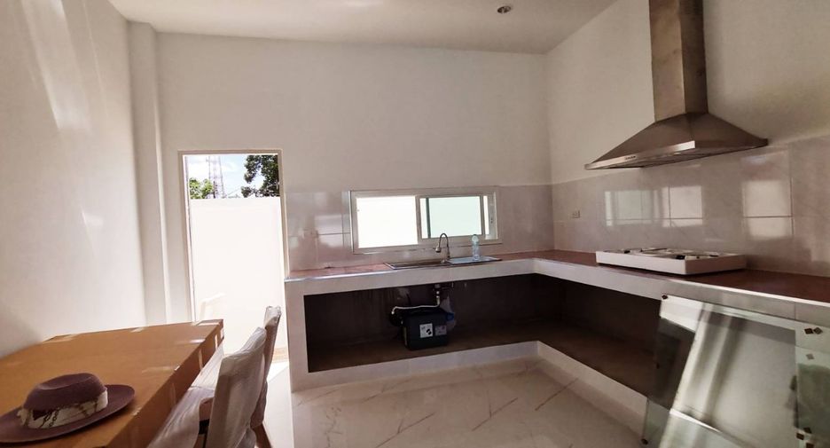 Villa en alquiler de 3 habitaciones en Bang Lamung, Chonburi