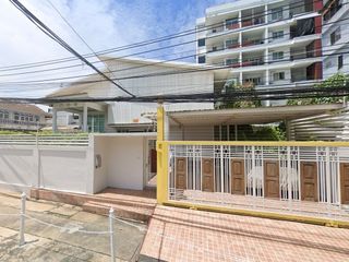 For sale 4 ベッドルーム house in Din Daeng, Bangkok