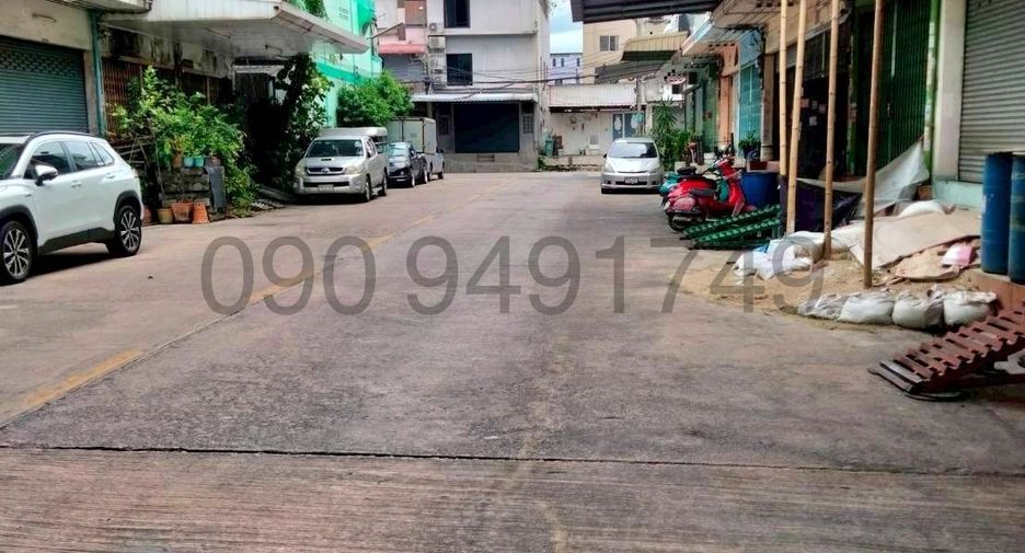 For rent 3 bedrooms retail Space in Bang Bon, Bangkok