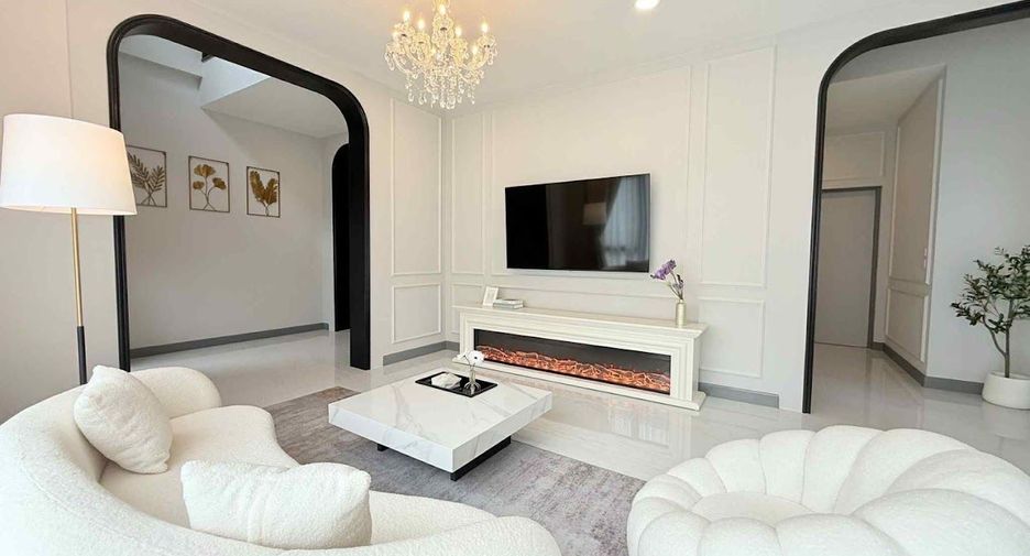 Haus zur Miete mit 5 Zimmer in Bang Phli, Samut Prakan